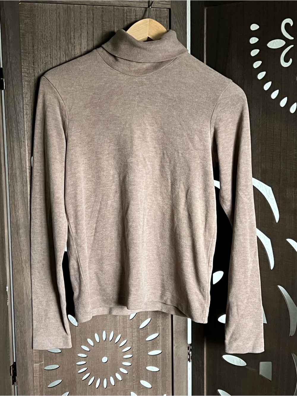 Uniqlo Men's Taupe-Brown Turtleneck Sweater